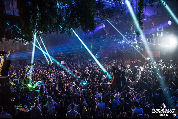 c%20L'Amnesia%20%C3%A0%20Ibiza